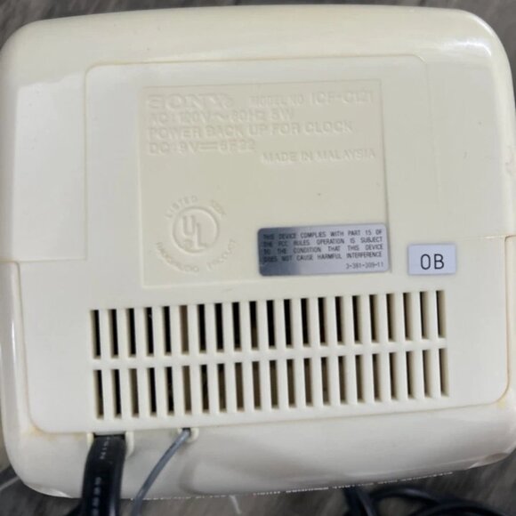 2 Vintage Sony Dream Machine AM/FM Radio Alarm Clock Model ICF-C120/C121 TESTED - Picture 6 of 6